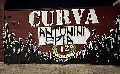 Trapani, nuovi striscioni contro Antonini. Il patron: &laquo;Non ritiro nulla, a breve lasceremo la citt&agrave;&raquo;