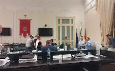 Trapani, il consiglio comunale occupato dopo una seduta lampo e senza delibere approvate