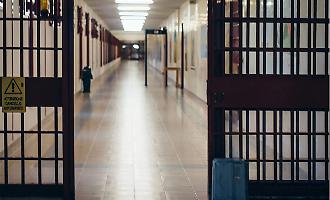 Aggredito nel carcere di Trapani: agente con lesione al naso