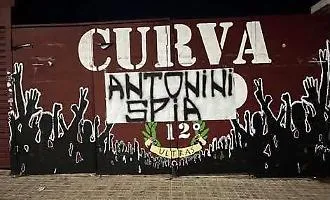 Trapani, nuovi striscioni contro Antonini. Il patron: &laquo;Non ritiro nulla, a breve lasceremo la citt&agrave;&raquo;