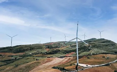 La Sicilia traina le rinnovabili: produce il 17% di tutta l'energia eolica d'Italia e l'8,5% di quella fotovoltaica