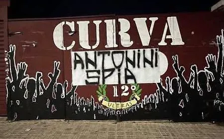 Trapani, nuovi striscioni contro Antonini. Il patron: &laquo;Non ritiro nulla, a breve lasceremo la citt&agrave;&raquo;