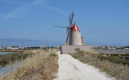 A Salina Galia torna in funzione lo storico mulino