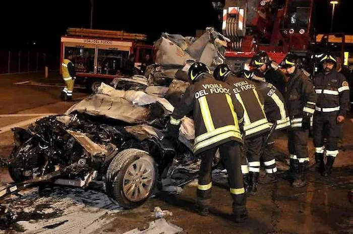 Belmonte Mezzagno come Belpasso una settimana fa: morti due ragazzi