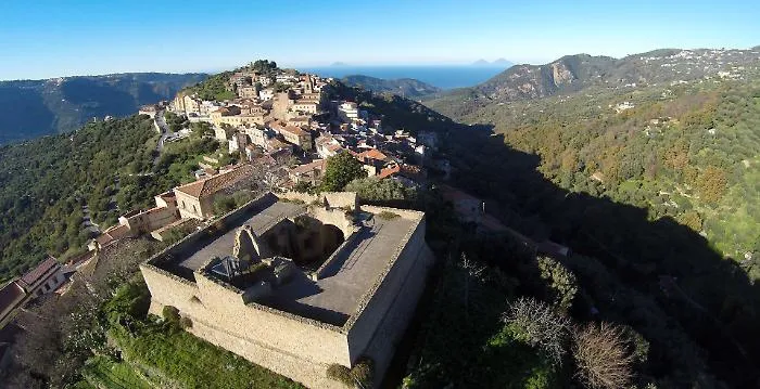 Ficarra, il borgo dei Nebrodi che diventa museo a cielo aperto