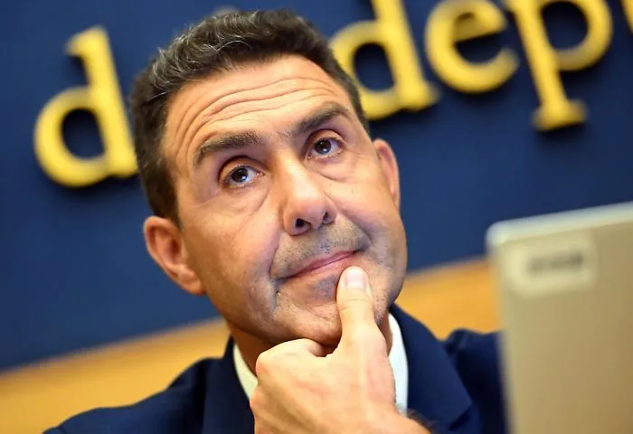 Vannacci, dopo l'Esercito nel mirino anche la polizia: l'esposto porta la firma di un legale catanese