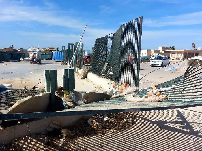 Apocalisse nel Trapanese: due trombe marine spazzano la costa, feriti e case distrutte