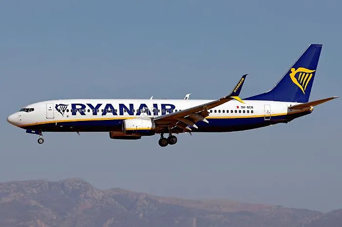 Odissea all'aeroporto di Trapani: volo Ryanair per Bologna parte con dieci ore di ritardo, scatta il diritto ai rimborsi